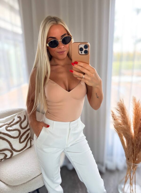 Beež vormim body naistele