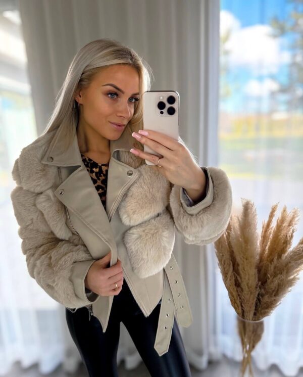 Beež luksuslik karvaga tagi naistele