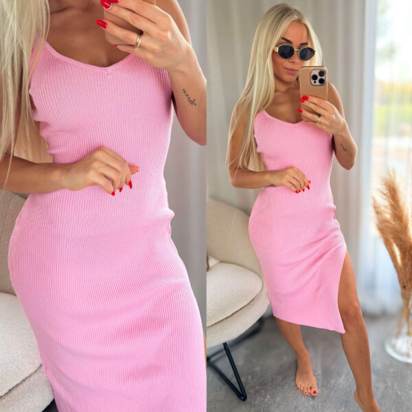 Lõhikuga heleroosa vabaaja kleit