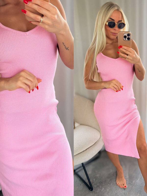 Lõhikuga heleroosa vabaaja kleit