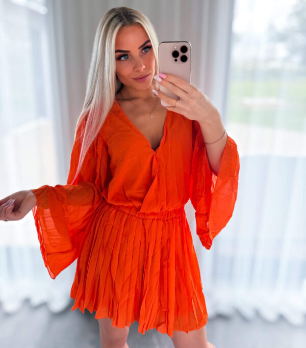 Oranž õhuline pükskostüüm